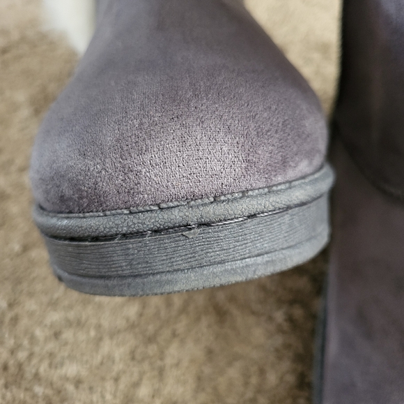 Eydram women fur lined winter Gray mid calf Boots with White Fur Accents. 7.5 - Picture 8 of 15